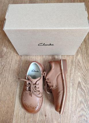 Детские туфли clarks. кожа снаружи и внутри. размер 25,51 фото