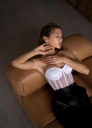 Корсет с чашками белый -утяжка утягивающий корректирующий корсаж на шнуровке