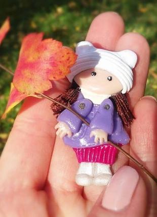 Брошечка дівчинка в шапці з вушками (брошка, лялька, брошка, маленька лялечка сувенір )2 фото