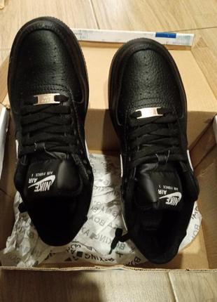 Кросівки шкіряні в стилі nike air force black/white чорні з білим5 фото