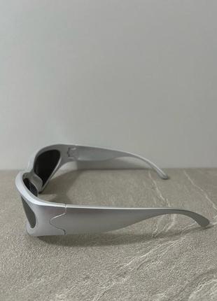 Солнцезащитные очки в стиле y2k серые8 фото