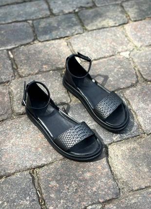 Черные натуральные кожаные рептилия босоножки сандалии с ремешком закрытая пятка 35.5-39