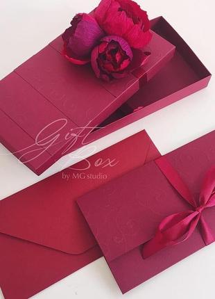 Gift box "mona" цвет 2 (бордовый) - открытка в коробочке3 фото