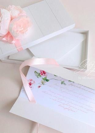 Gift box «mona» цвет 1 (молочный) - открытка в коробочке2 фото