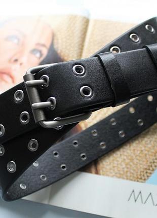Женский стильный ремень с люверсами и двойной пряжкой черный