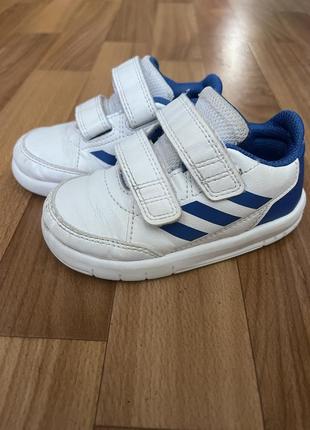 Кроссовки adidas