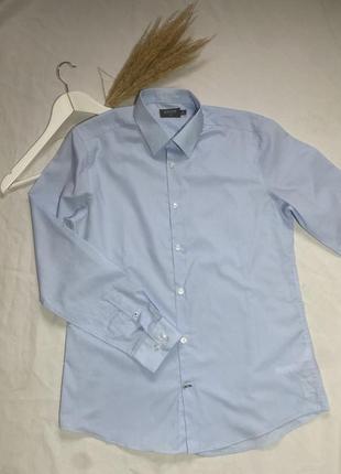 Классическая голубая рубашка без карманов slim fit5 фото