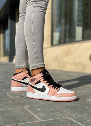 Жіночі кросівки nike air jordan 1 retro pink quartz знижка sale | smb1 фото