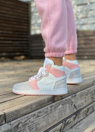 Жіночі кросівки nike air jordan 1 retro high pink grey white 2 знижка sale | smb5 фото