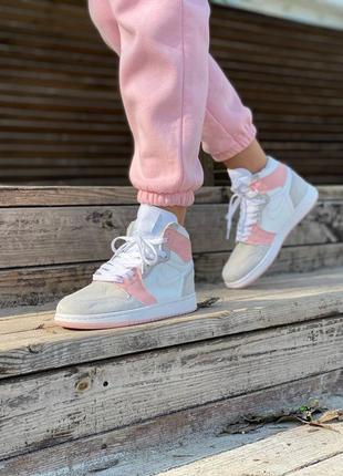 Жіночі кросівки nike air jordan 1 retro high pink grey white 2 знижка sale | smb10 фото