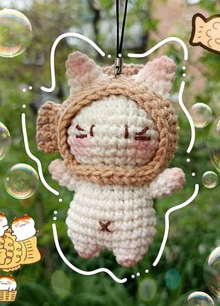 Котик в капюшоне таки амигуруми вязанные игрушки брелок
