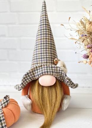 Гном в шляпе с тыквой, домашний текстильный декор