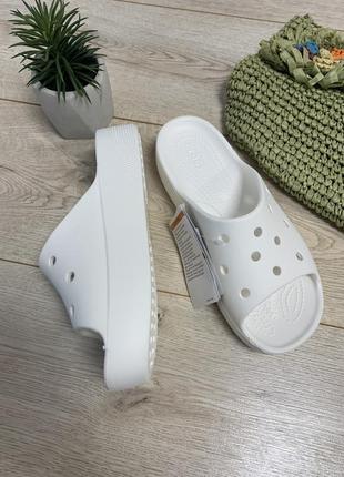 Босоніжки жіночі  crocs classic platform slide 208180-100