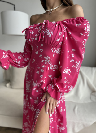 Приталенное цветочное ретро платье миди с разрезом деми 5 цветов8 фото