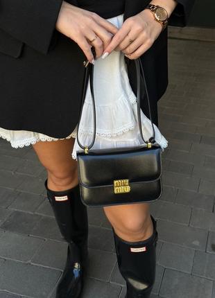 Женская сумка miumiu leather shoulder bag