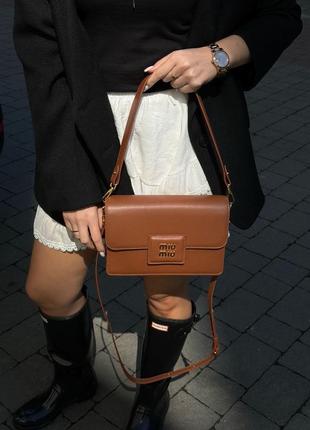 Жіноча сумка miumiu shoulder leather bag brown2 фото