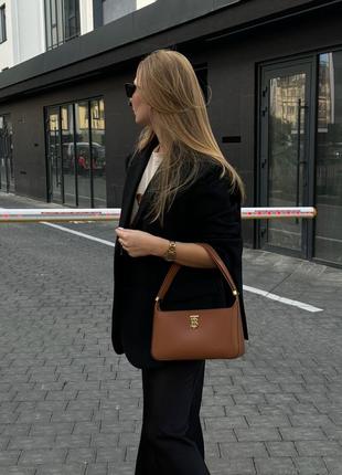 Женская сумка burberry leather tb shoulder bag brown