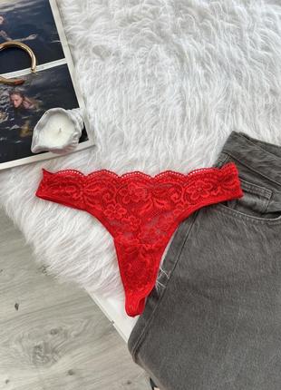 Красные кружевные трусики стринги hana