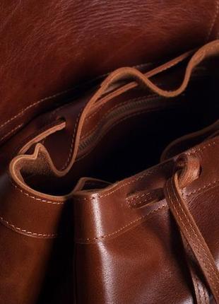Кожаный рюкзак trevel коньячного цвета5 фото