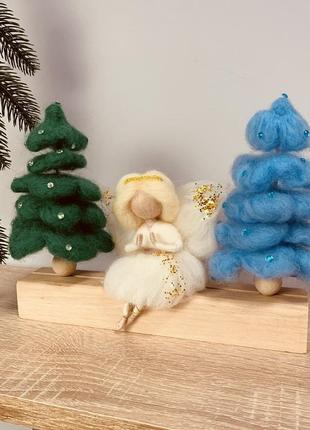 Різдвяний янгол та ялинки , білий ангел , зелена ялинка , новорічна іграшка , різдвяна прикраса2 фото