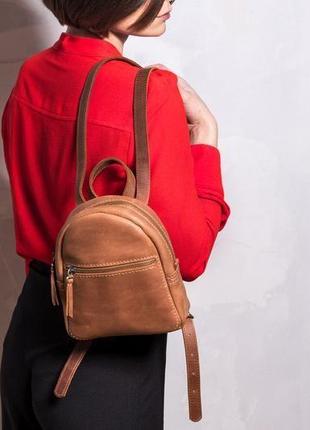 Жіночий шкіряний рюкзак baby backpack рудого кольору4 фото