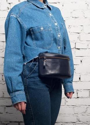 Женская кожаная сумка через плечо, синего цвета6 фото