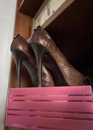 Туфлі під крокодила в стилі louboutin1 фото