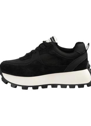 Кроссовки на красивой платформе, подошве