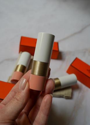 Бальзам для губ hermes rosy lip enhancer 14 rose abricote6 фото