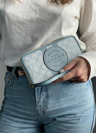 Женский кошелек coach dempsey large wallet in signature jacquard blue6 фото