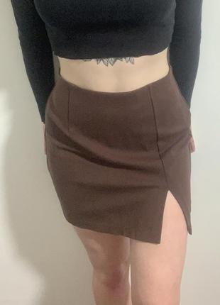 Brown short skirt with front slit1 фото