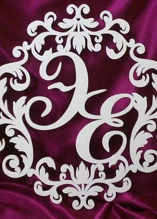 Монограмма на свадьбу из дерева