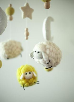 Мобіль дитячий жовті овечки на ліжечко3 фото