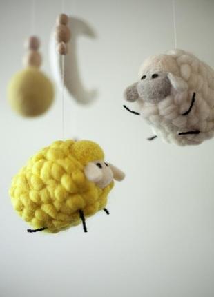 Мобіль дитячий жовті овечки на ліжечко2 фото