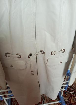 Кожаное пальто белого цвета красивого размера!!2 фото