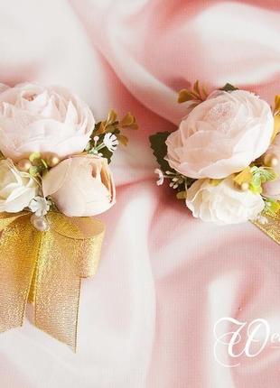 Бутоньерки для свидетелей / золотые бутоньерки / цветы для свадьбы / белые цветы3 фото
