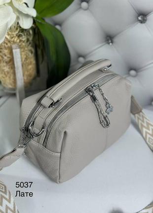Женская стильная и качественная сумка из эко кожи латте4 фото