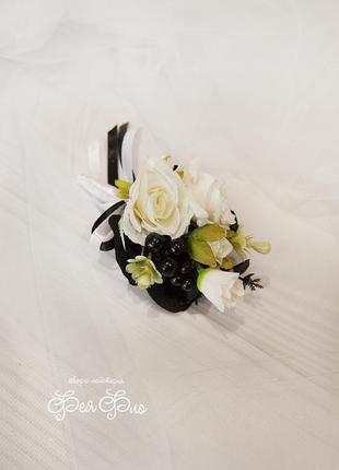 Бутоньерки для невест черно-белые / белые бутоньерки / цветы для гостей2 фото