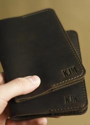 Кожаный чехол на паспорт с  иинициалами3 фото