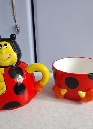 Набір чайник-заварник + чашка кераміка, весела бджілка3 фото