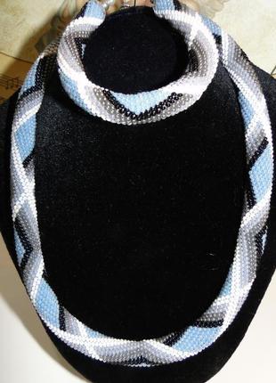 Женское украшение на шею -  жгут и браслет из бисера "офисный"3 фото