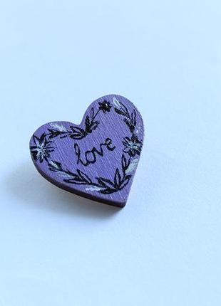 Деревянный значок сердце love
