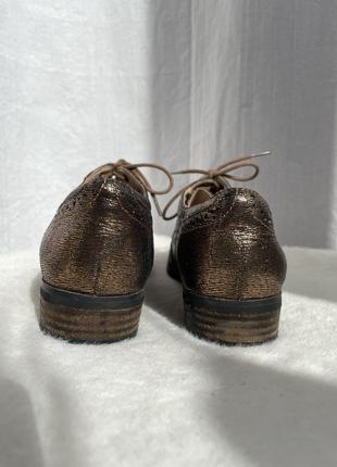Яркие позолоченные кожаные туфли clarks 37 размер низкий каблук (h&amp;m, cos, ecco )8 фото