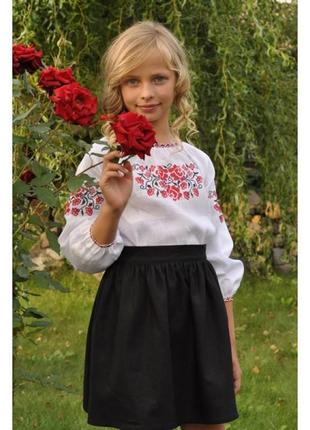 Белая блуза для девочки с традиционной вышивкой1 фото