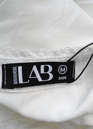 Блуза біла жіноча ,з мереживом та защипами, answer.m.7 фото