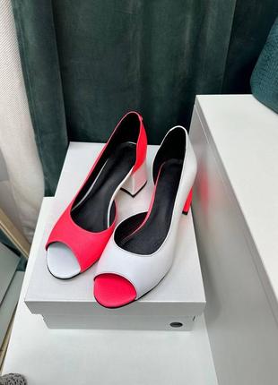 Эксклюзивные туфли из итальянской кожи и замши женские на каблуке с открытым носком7 фото