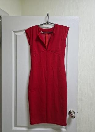 Червона жіноча сукня avon