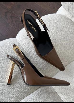 Шоколадные туфли слингбеки в стиле ив сен лоран на золотых каблуках1 фото
