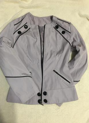 Куртка-ветровка нежно-фиолетового цвета1 фото