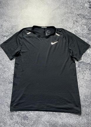 Nike running reflective футболка